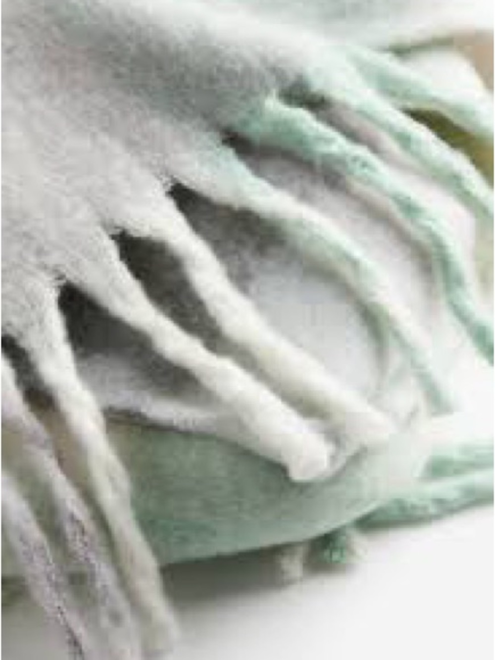 H&M Scraf - Picture 2 of 2